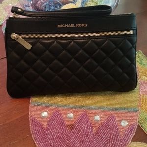 Michael kors pleated wristlet/clutch